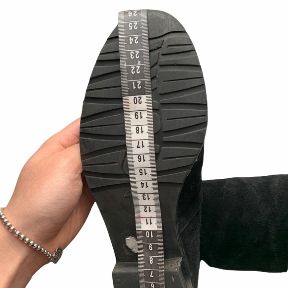 Stuart Weitzman Lowlands Black Suede Size 6.5 - Picture 8 of 16